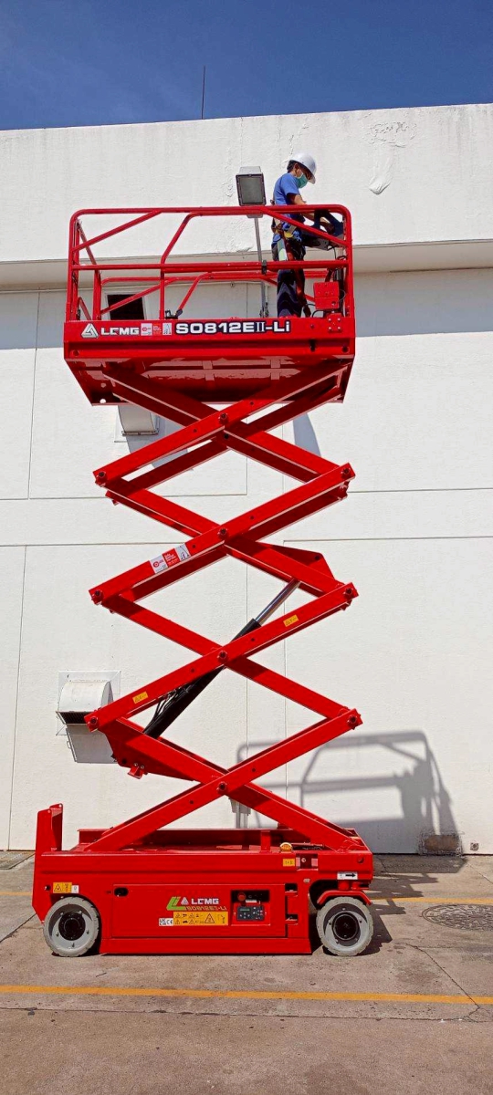 LINE_ALBUM_หลักสูตรรถกระเช้า X-Lift และ Boom Lift_250828_35.jpg - หลักสูตรรถกระเช้า X-Lift และ Boom Lift